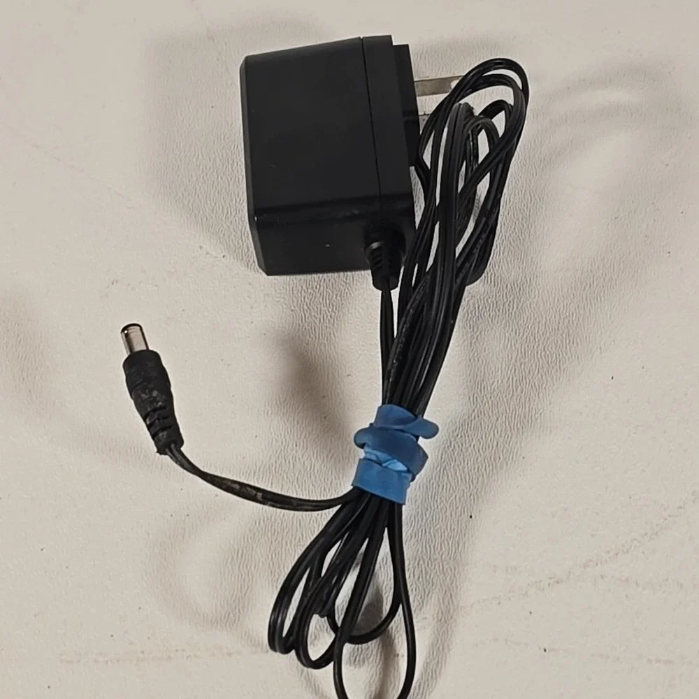 Switching Adapter Model‎ TEKA012-1200800UK 12V 0.8A